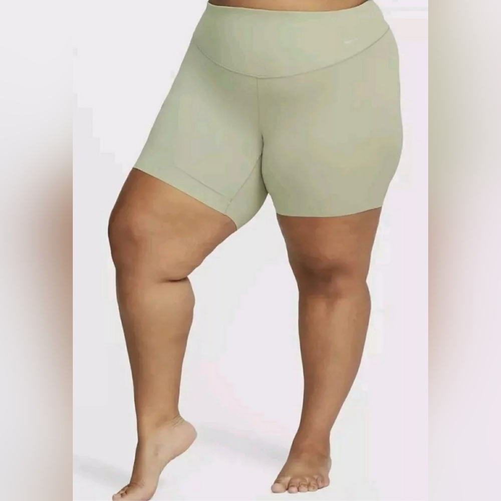 Nike Zenvy InfinaSoft Women 1X High-Waisted Gentle Support Biker Shorts